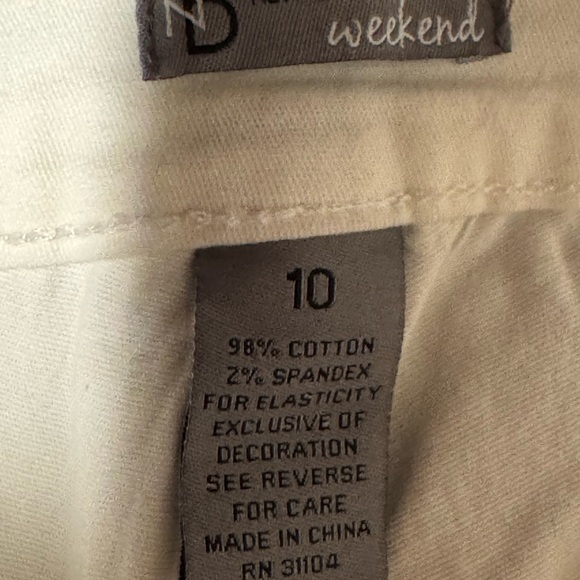 Elegant Women's Cream Straight Leg Jeans - Picture 2 of 2